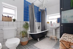Furniss Avenue Dore